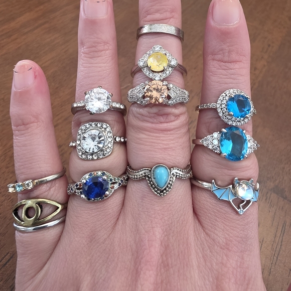 64 Piece Vintage To Costume To Fashion Ring Lot Bundle Estate - Picture 8 of 16